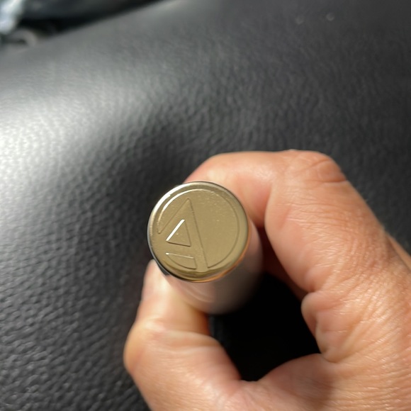 AVON LIPSTICK - Picture 2 of 4